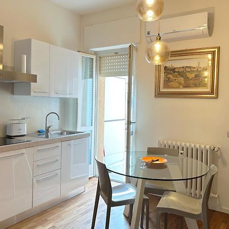 Apartamento La Casa Di Paola E Betti Alba  Exterior foto