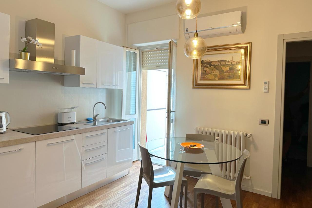 Apartamento La Casa Di Paola E Betti Alba  Exterior foto
